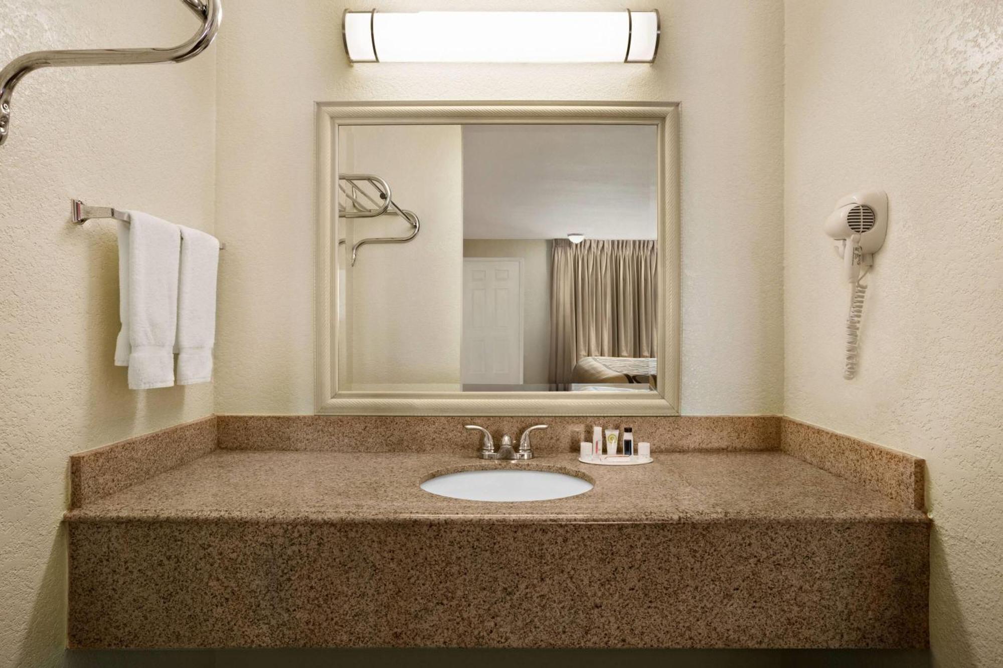 Super 8 By Wyndham Corsicana Kültér fotó
