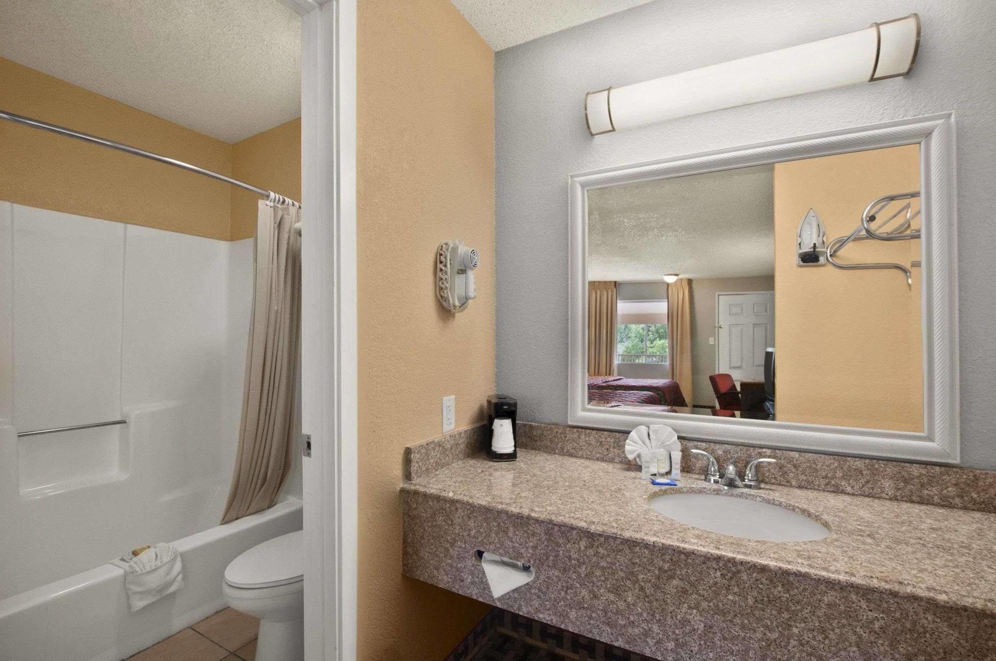 Super 8 By Wyndham Corsicana Kültér fotó