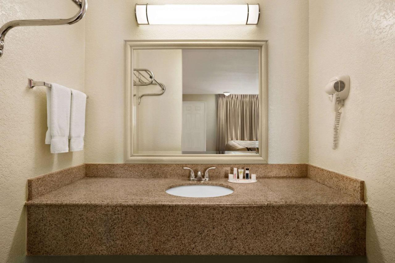 Super 8 By Wyndham Corsicana Kültér fotó