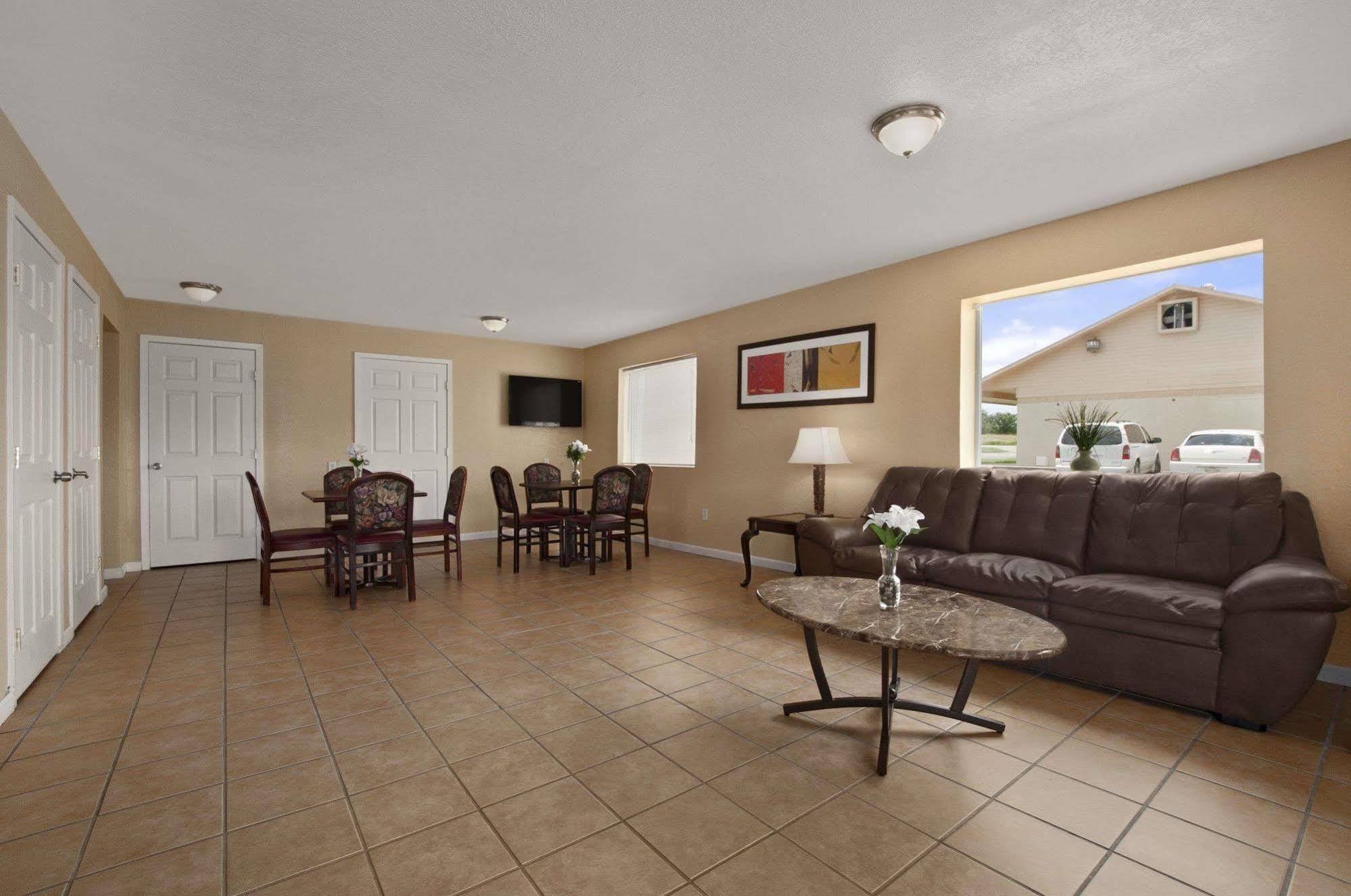 Super 8 By Wyndham Corsicana Kültér fotó